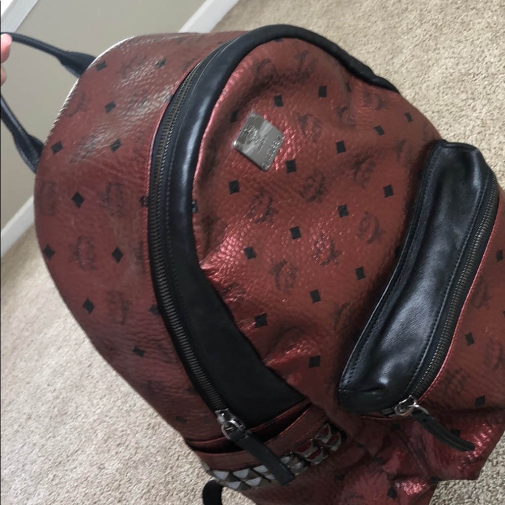✨ MCM BACKPACK Stark Studded Sides